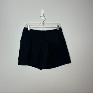 Lululemon Women’s Black Golf Shorts size 8
